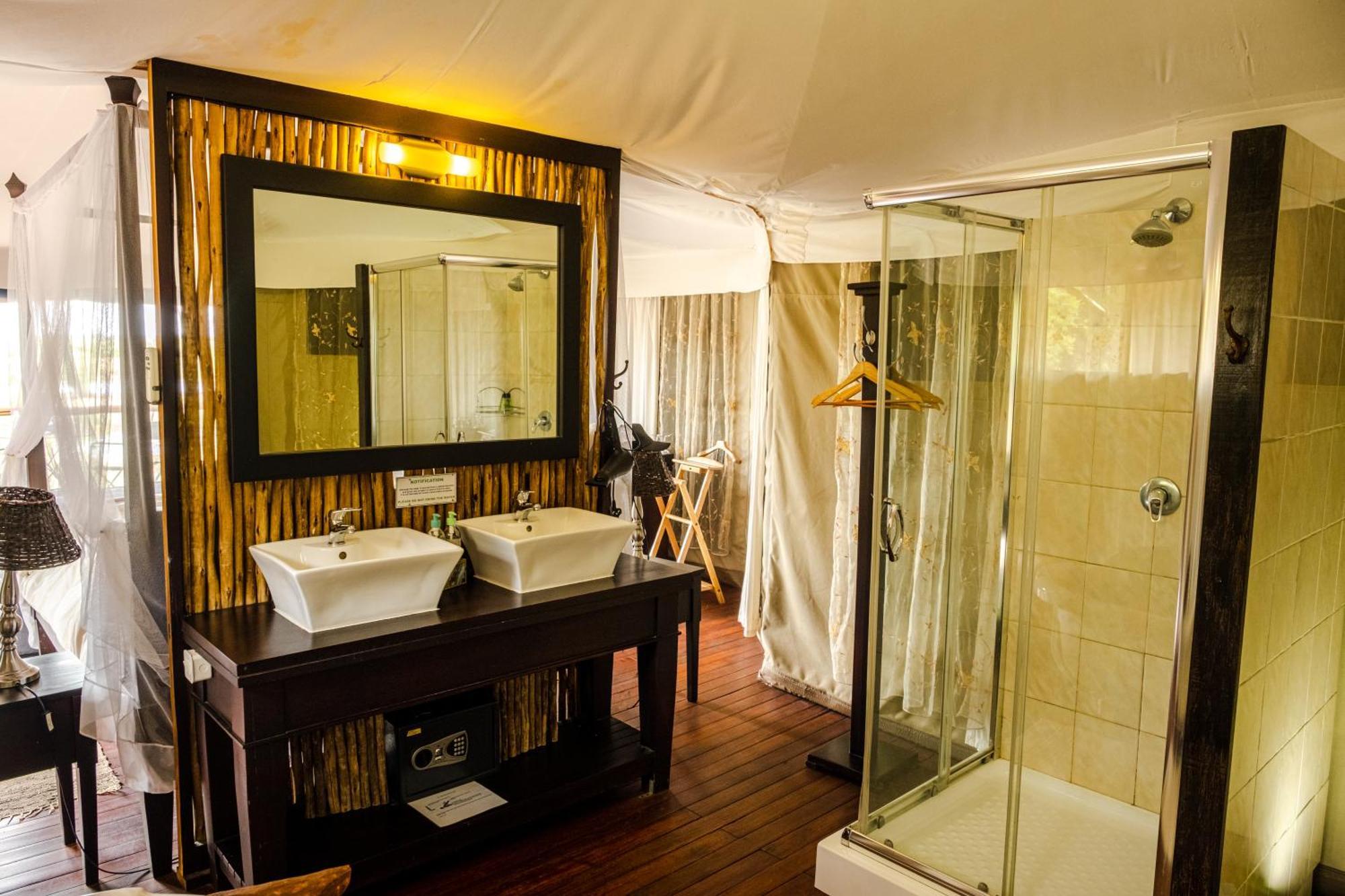 Taranga Safari Lodge Rundu Extérieur photo